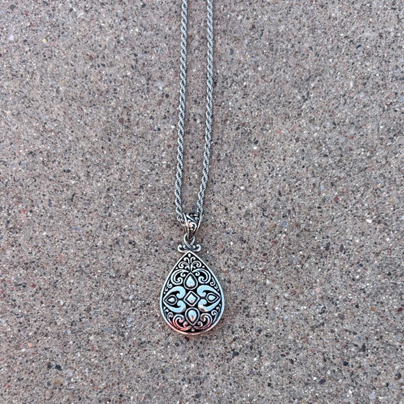 Ati Jewelry - Elegant Silver Teardrop Pendant Necklace
